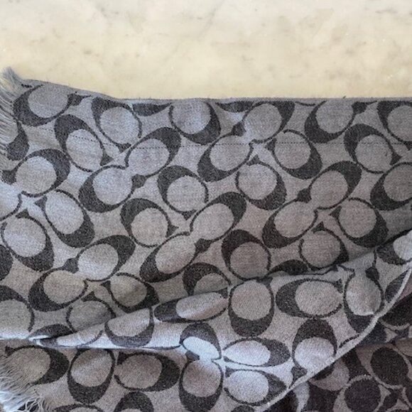 COACH Signature C Black Gray Reversible Scarf with Fringe - Picture 14 of 14